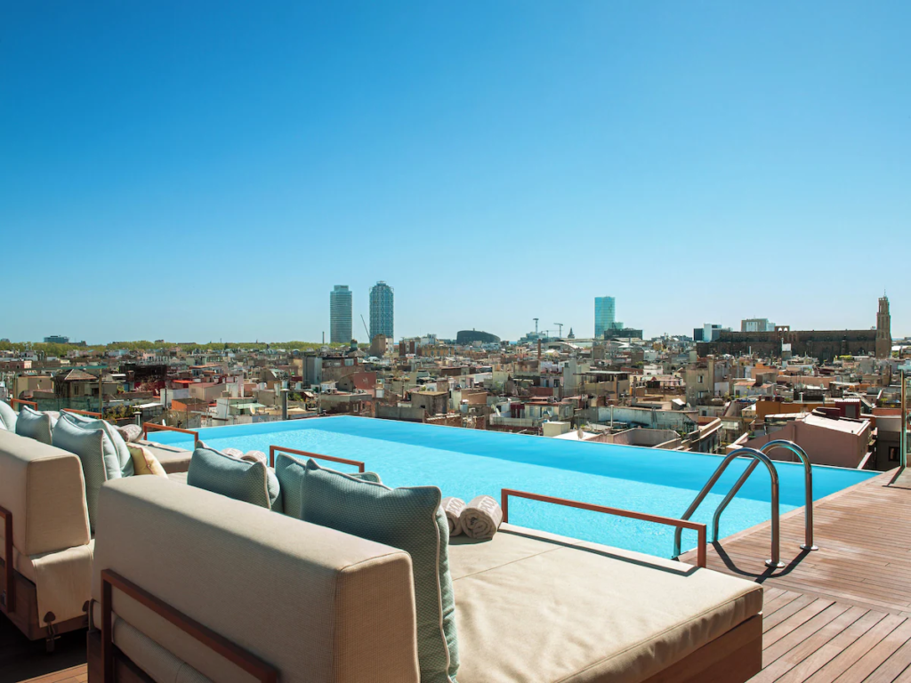 Barcelona hotels with rooftop pools