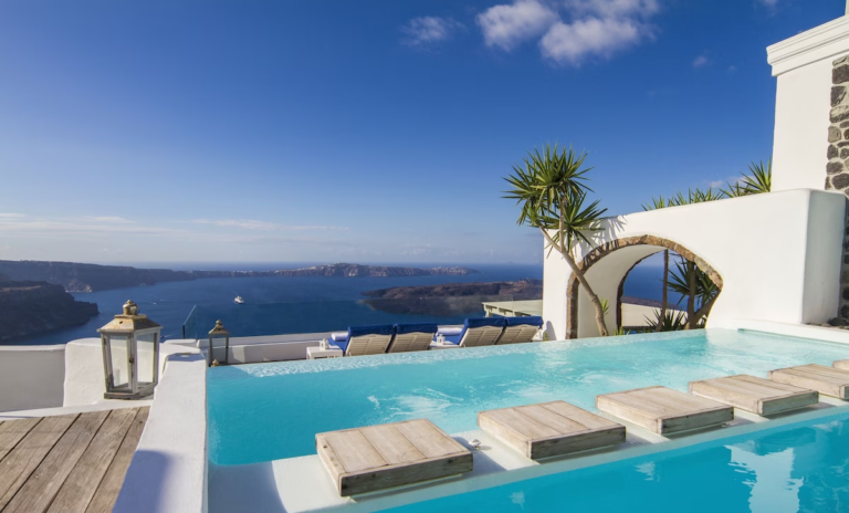 Santorini cave hotels