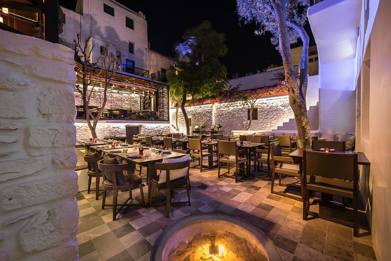 Best Restaurants in Mykonos Greece To Try